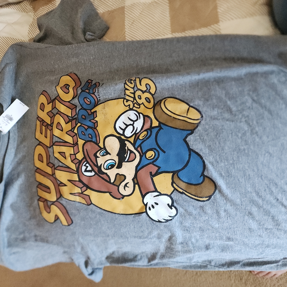 Old Navy Gray Super Mario Tee - Short Sleeve